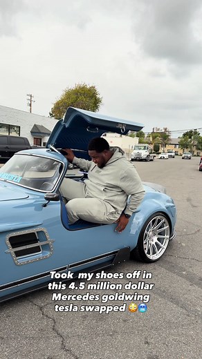 Exploring a Luxurious Tesla Swapped Mercedes Goldwing