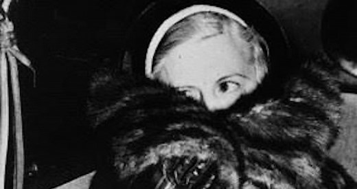 The Story Of Mae Capone, The Woman Who Protected "Scarface" As He Lost His Mind