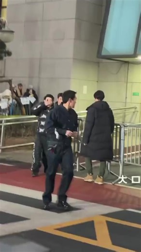 Jay Park Supports the Lngshot Kids at Music Bank