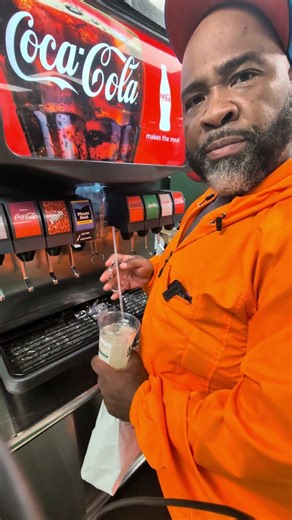 🚨 Unk: “I’m just getting water.”Also Unk: fills it with lemonade 💀 #shorts