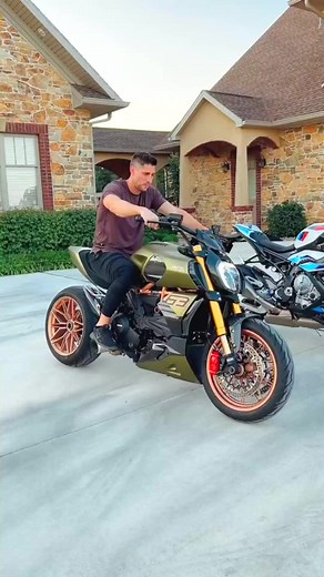 1.3K views · 19 reactions | Which one sounds best 樂 #ducati #lamborghini #bmwmotorsport #yamaha #diavel #motorcycles (7136251879704808750) #fbreels23 #fbreels #reels2023 #reelsfypシ #reelsvideo #reelsfb | B-Girl | Facebook