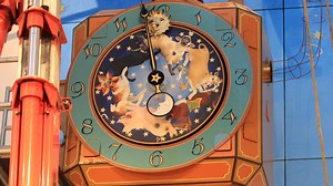 Cheltenham's Wishing Bubble Clock is back and blowing bubbles