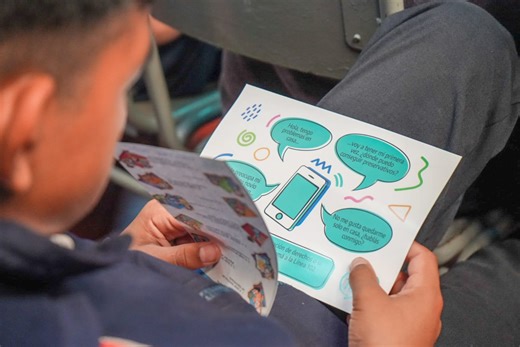 La línea 102 lleva adelante charlas y formación para alumnos de distintos niveles educativos