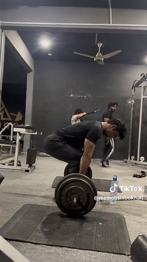 Deadlifts: barbell deadlift technique and workout