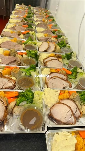 2.8K views · 9 comments | SUNDAY COLLECTION LUNCHES Phone lines open at 10am to place your order & collection time ☎️ 0191 5235905 BEEF, PORK, CHICKEN, VEGETARIAN & LAMB All dinners are served cold with heating instructions! | The Scullery Silksworth | Facebook