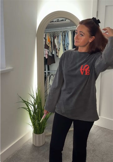 Comfy Outfit Inspiration for a Relaxed Evening