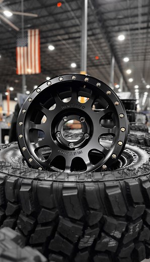 Method MR305 17x8.5 ❌ Cooper Discoverer STT Pro 315/70 #trailbuilt #offroad #method #race #wheels #mr305 #methodracewheels #cooper #sttpro #tires | TrailBuilt Off-Road