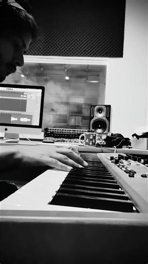 Practicing some polyrhythms over “Supervivencia” #piano #nirlcano #musicians #keyboard #composer