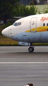 Spicejet Boeing 737 takes off for Delhi with a big engine growl. #FlyNepal | Fly Nepal