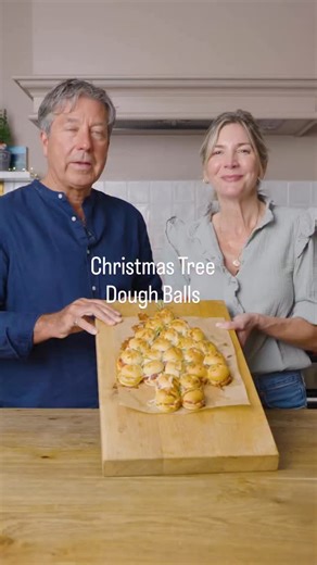John & Lisa’s Kitchen & Home on Instagram: "Christmas Tree Pull-Apart Dough Balls 🎄 It’s a really fun hack for your festive spread! Use your favourite fillings and a great one to get the kids involved in! Tag us in a picture of your Dough Ball Christmas Tree❤️ #Festiverecipes #easyrecipes #food #christmas #johnandlisa #husbandandwife #johnandlisaskitchenandhome"