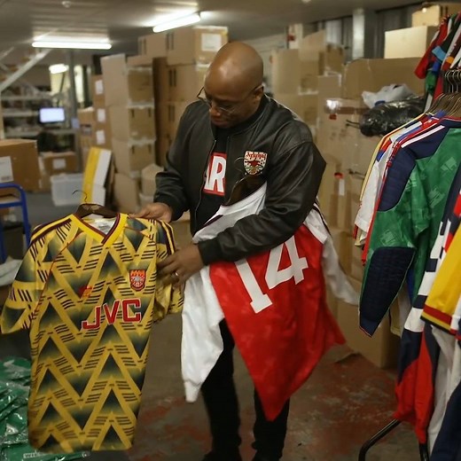 "We thought that people were going to laugh at us in this" Ian Wright on that Arsenal bruised banana away kit Watch Ian Wright's full CFS warehouse tour here - https://bit.ly/2UctTPY Give it a watch and let us know what you thought in the comments | Classic Football Shirts