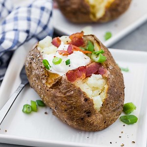 5.7K views | RECIPE: https://www.rachelcooks.com/air-fryer-baked-potatoes/ Air fryer baked potatoes turn out beautifully, creamy and fluffy white on the inside, with crisp golden skin, in less time than it takes to bake them in the oven. | Rachel Cooks | Facebook