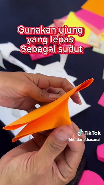 Ide Hiasan Papan Tulis dari Kertas Origami
