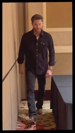 So this is my best friend... if only!! Join us on Facebook SPN UK (Supernatural) credit: creation entertainment #spnuk #jaredpadalecki #jensenackles #supernatural #deanwinchester