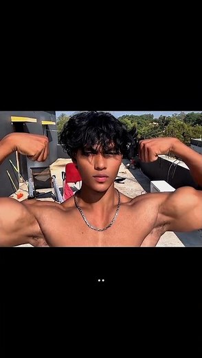 Beast Back Pose 🔥 | Khatarnak Fitness Look | Six Pack Body Transformation | #Shorts