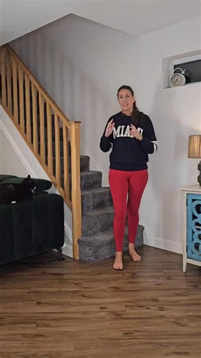 Prevent Knee Pain on Stairs This step back exercise changes how your joints and muscles share the workload, your will hips do more of the lifting, taking pressure off the knees while building strength and stability through the whole lower body. Try this exercise to strengthen your feet, hips, and knees all at once and prevent future knee problems #mobilityexercises #thefitnesslady #fitnessover40 #kneepainrelief #seniorhealth | The Fitness Lady