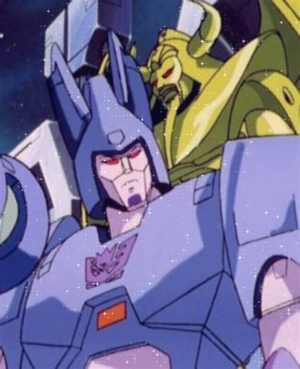 cyclonus seeks and destroys any autobot in his presence. #transformers #g1 #bayverse