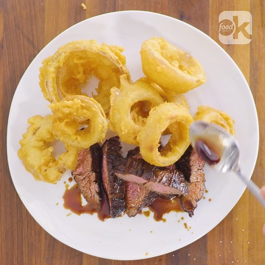 Pan-seared hanger steak and beer-battered red onion rings are steakhouse favorites you can make on a weeknight! Alex Guarnaschelli, we are absolutely drooling 🤤 Take Alex's brand-new class in her Weeknight Dinners course on the #FoodNetworkKitchen app: https://food-network.app.link/3Bw8dm4Ijfb 🍴 | Food Network Kitchen