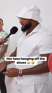 Her toes hanging and creeping off her shoes | Blinddate and lovegames