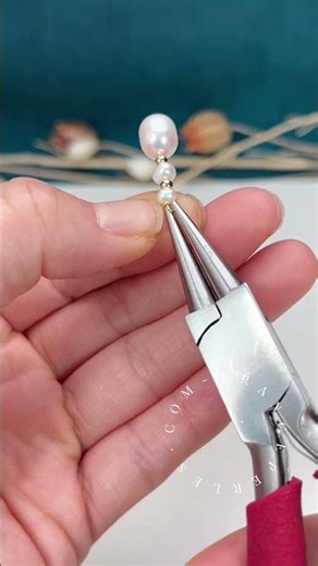 DIY Elegant pearl earrings 🤍 Timeless and elegant for every look.