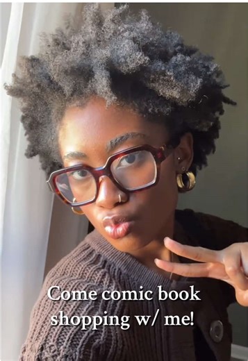 Exploring a Busy Comic Store: Vlog Experience