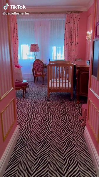 The Eloise suite at The Plaza hotel in NYC! 💫 #theplaza #theplazahotel #theplazanyc #eloise #eloisesuite #eloiseattheplaza #sweetpad #amazingdecor #magical #littlebitfancy #eloise #nyc #fypp #fypage #beautifuldecor #pink #pinkroomdecor #eloisestrong