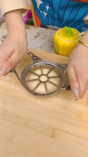 44K views · 68 reactions | How to make dumplings easily and quickly  Dumpling machine https://s.click.aliexpress.com/e/_DlTppZB #Godislove #smartgadgets #innovation | Fall in Nature | Facebook
