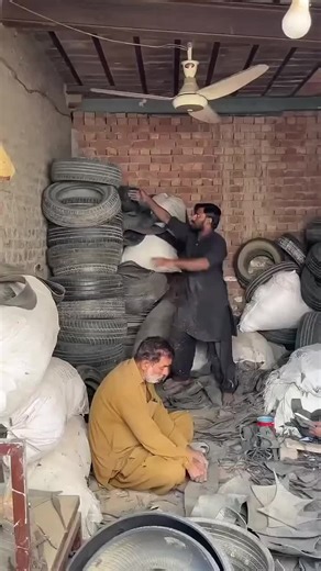 ballibotmojis#trending reels#trendingReels#for you page##FYP#fyp#viral tik Tok#million views#teach magic#smart bot#all trend#robot webs#lnnovation #funny#comedy #Aura#black comedy#funny videos#funny clips