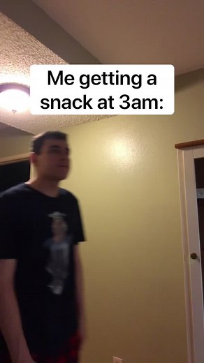 Late Night Snacking: Why Food Tastes Better at 3am