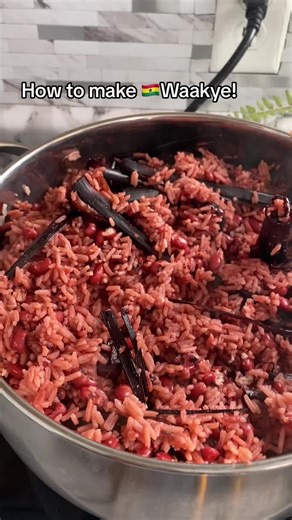 Part 4: ✏️How to video: 🇬🇭Ghanaian Waakye . One of my favorite rice and bean dish. Very easy to make. Ingredients 1. 1 pound black eye pea beans 2. 4 cups of jasmine rice 3. Salt to taste 4. Waakye leaves (find it on Amazon) 5. Baking powder or soda #ghanaianfood #ghanaiantiktok #ghanaian #ghanatiktok #ghanatiktok🇬🇭