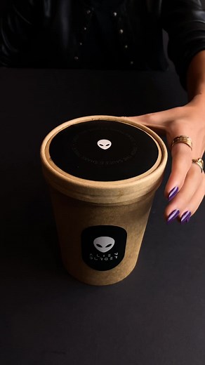 ‏Not your average wings. #galaxywings #alienburger #outofthisworld