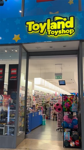 ✨ Christmas is fast approaching, and Toyland Toyshop at Houndshill...