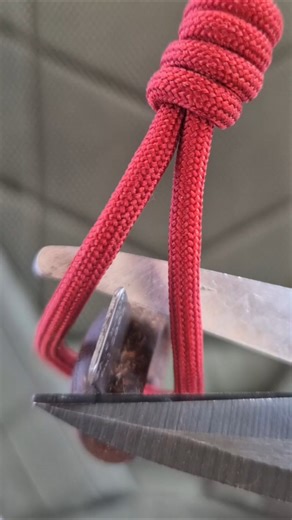Turn a Popular Knot Into a Key Fob / Mini Lanyard