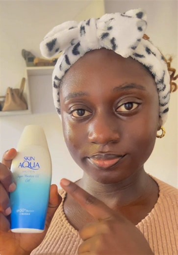 If you’ve used this sunscreen before, leave your review in the comments ✍️. Skincare beginners take notes and save this video. @skinaquaid #sunscreen #sunscreenviral #skinaqua #skincareviral #skincareproduct