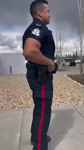 Discover the Essential Police Officer’s Tool Belt in Seconds