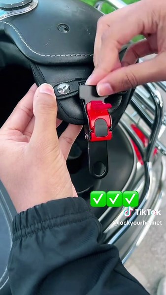 lockyourhelmet op TikTok
