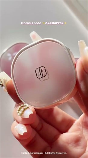 Where lip care meets floral beauty 🌸✨ #florasis