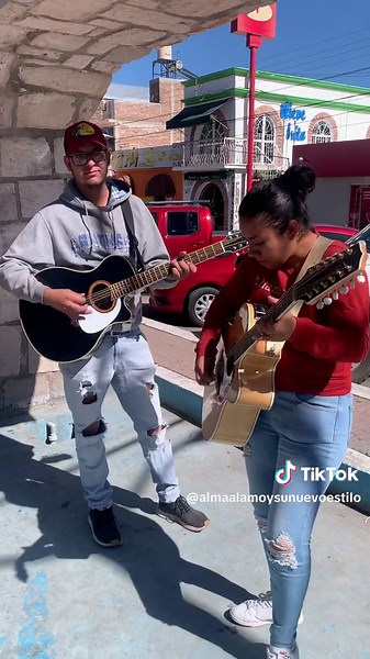 El Cisne: Requinto y Tutorial de Guitarra