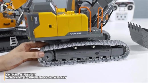 Double E EC160E Volvo Electric Excavator VS Kabolite K5901 Electric excavator Excavator 💪 Two powerful machines, two different styles 😁😁😁 Which team are you on? Check it out! #EC160E #KaboliteK5901 #RCElectric #RCExcavator #1to14Scale #RCConstruction #ScaleRC #RCLife #RCAddict #RCFun #HeavyMachineryRC | Toucanhobby RC Model