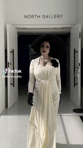 Lady Dimitrescu Resident Evil Village Cosplay