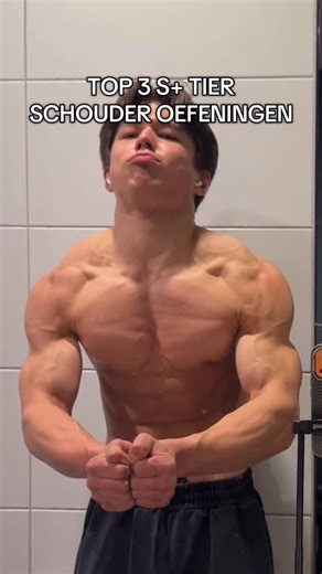 Jasper on Instagram: "De enige 3 oefeningen die ik doe voor kanonskogel schouders. Word elke week sterker, lock in, veel spinazie eten. 1: Machine shoulder press 2: Cuffed Lateral Raise (bluetooth handle optional) 3: Cuffed reverse fly Zijn dit de enige goeie oefeningen? Nee, duh. Zijn dit een paar hele goeie oefeningen? Ja. En in principe heb je niet meer nodig, dus gwn dom volgen en groot worden jij."