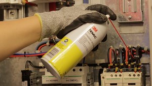 #NuevoVideo3M Con este video aprenderás más sobre nuestros aerosoles Novec Limpia Contactos o Desengrasantes de 3M ¡Es muy sencillo! Ahora podrás proteger todos tus trabajos eléctricos y obtener resultados de calidad. Comparte este video y juntos hagamos que nuestra comunidad siga creciendo. #ExpertoElectricista3M | Experto Electricista 3M