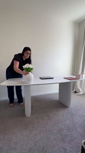 Guyii Executive Desk, Modern Ergonomic Office Computer Desk with Curved Front, Cream White Workstations Writing Table for Home Office, Conference, Meeting Room