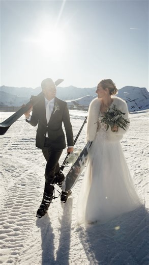 Pucki ✨| Europe Wedding & Elopement Photographer on Instagram: "If you’re planning to ski or snowboard on your wedding day, read this first: Wedding-day ski tips you’ll actually need🤍 • Your photographer needs to ski or snowboard with you — that’s how the best moments happen • Feel comfortable in your dress — consider a second outfit just for skiing • Plan more time than you think: lift rides, skiing, and photos take longer than a “normal” wedding shooting. • Go down slowly and stay toge