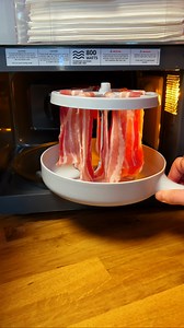 Easiest way to make bacon 😏🥓 | LADbible Australia