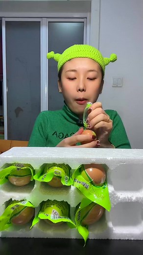 181K views · 2.4K reactions | Meeting the Little Green Giant!  Cooler than ever with my green hat and tiny snacks. #CuteAndChill #GreenVibes #TinyAdventures | Jeralee Lamp | Facebook