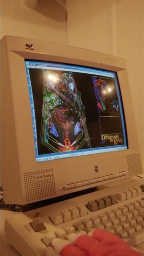 Dragon's Keep Pinball on the Best version of Windows ME in the BACKROOMS #FebMEary