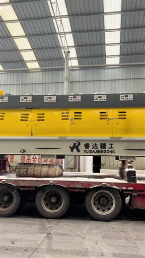 Level up alert 🚨 New polishing machine in the house! No more uneven finishes—our quartz countertops are about to SLAP harder than ever. Source factory flex 💪#quartz ##stone #factory #machine #polishing