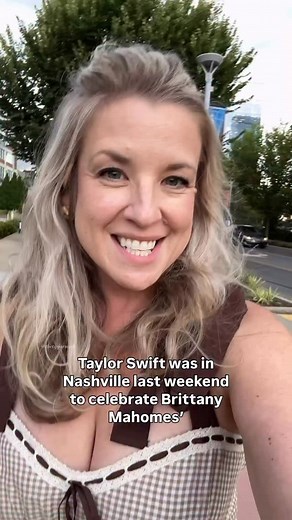 Taylor Swift may have many Nashville roots, but it’s still always an exciting day when she comes to town! 💖 Last weekend, she and Brittany Mahomes and all their besties came to Nashville to celebrate Brittany’s 30th (I, too, celebrated my 30th in Nashville 💁🏼‍♀️) and dined at long-time favorite Nashville steakhouse, @kayneprime. The girls sipped lychee martinis, and although we can’t be sure what they ordered, Kayne Prime is known for its steak (obviously), as well as it’s extravagant sides l