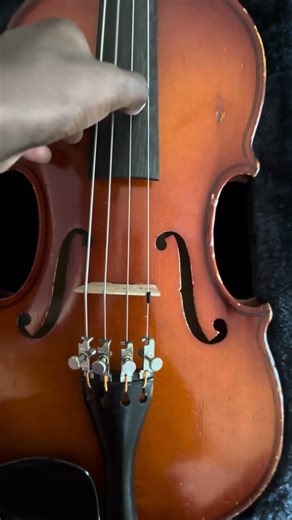 viola tuning 2 sry I tried my desk though.